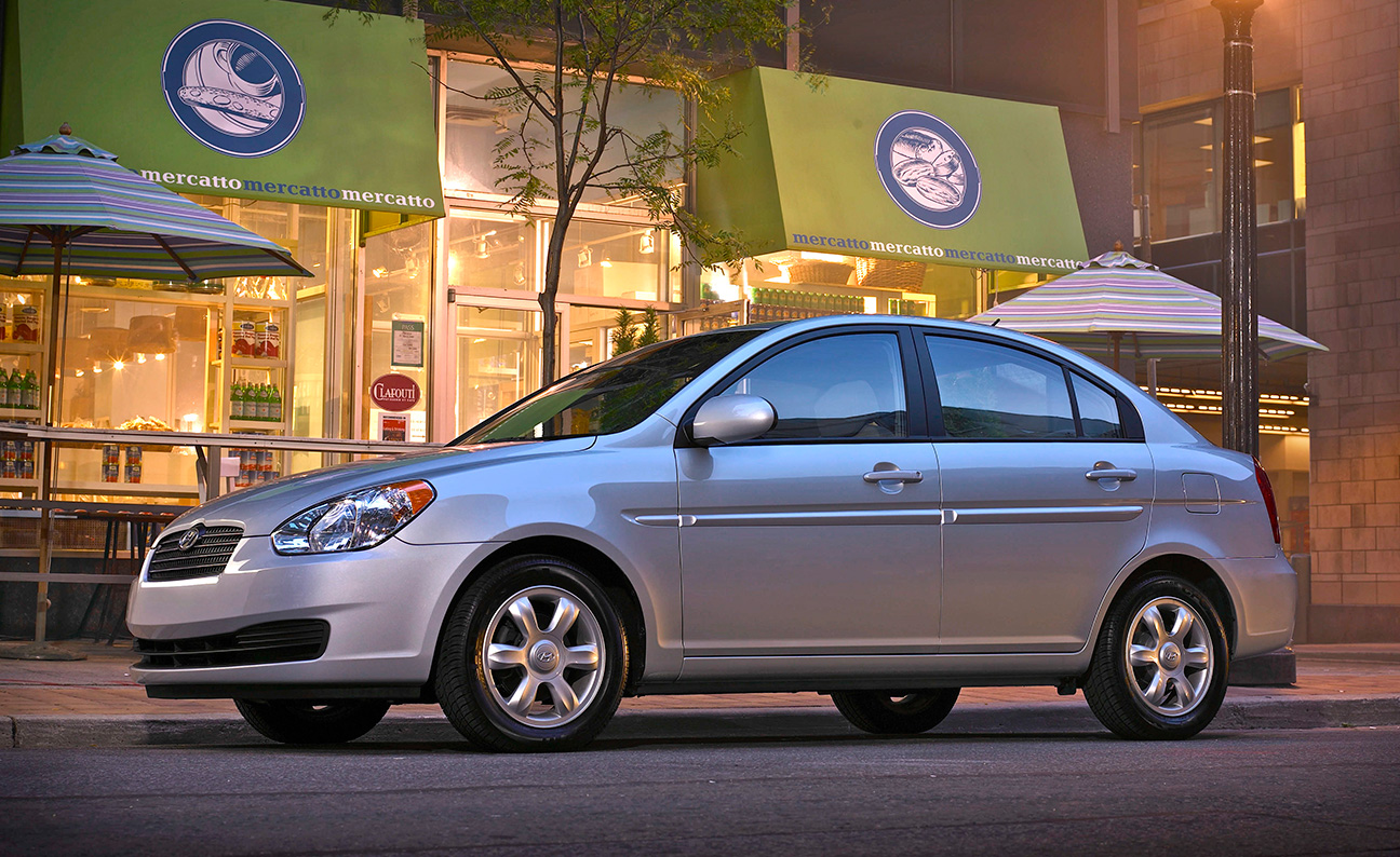 Hyundai Accent Bistro Nightime 