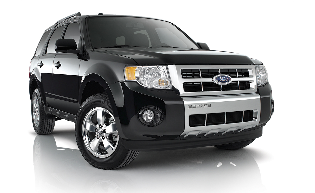 Ford Escape Studio Black Front PS 3-4 angle