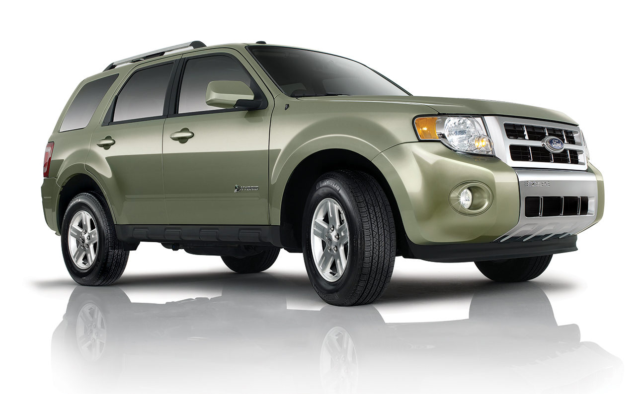 Ford Escape Studio Green Front PS 3-4 angle