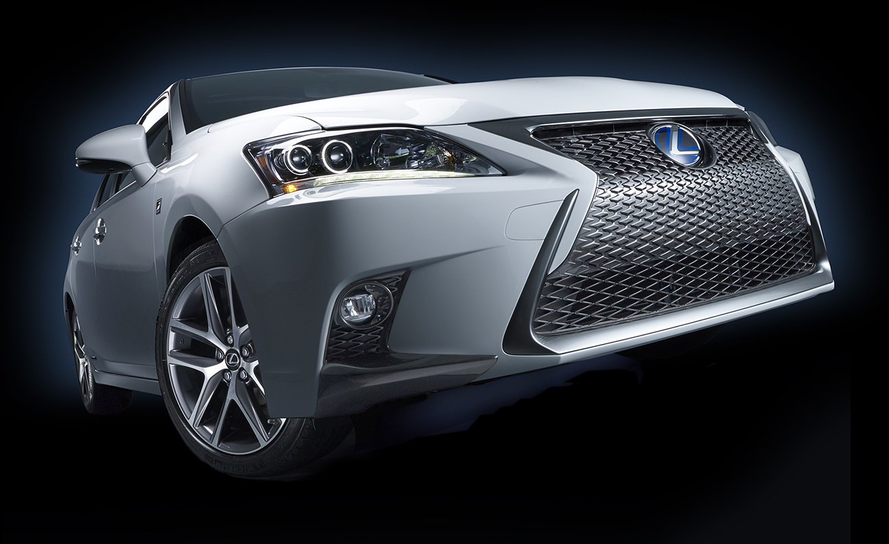 Lexus 2014 CT F Sport Low Front 7-8 angle