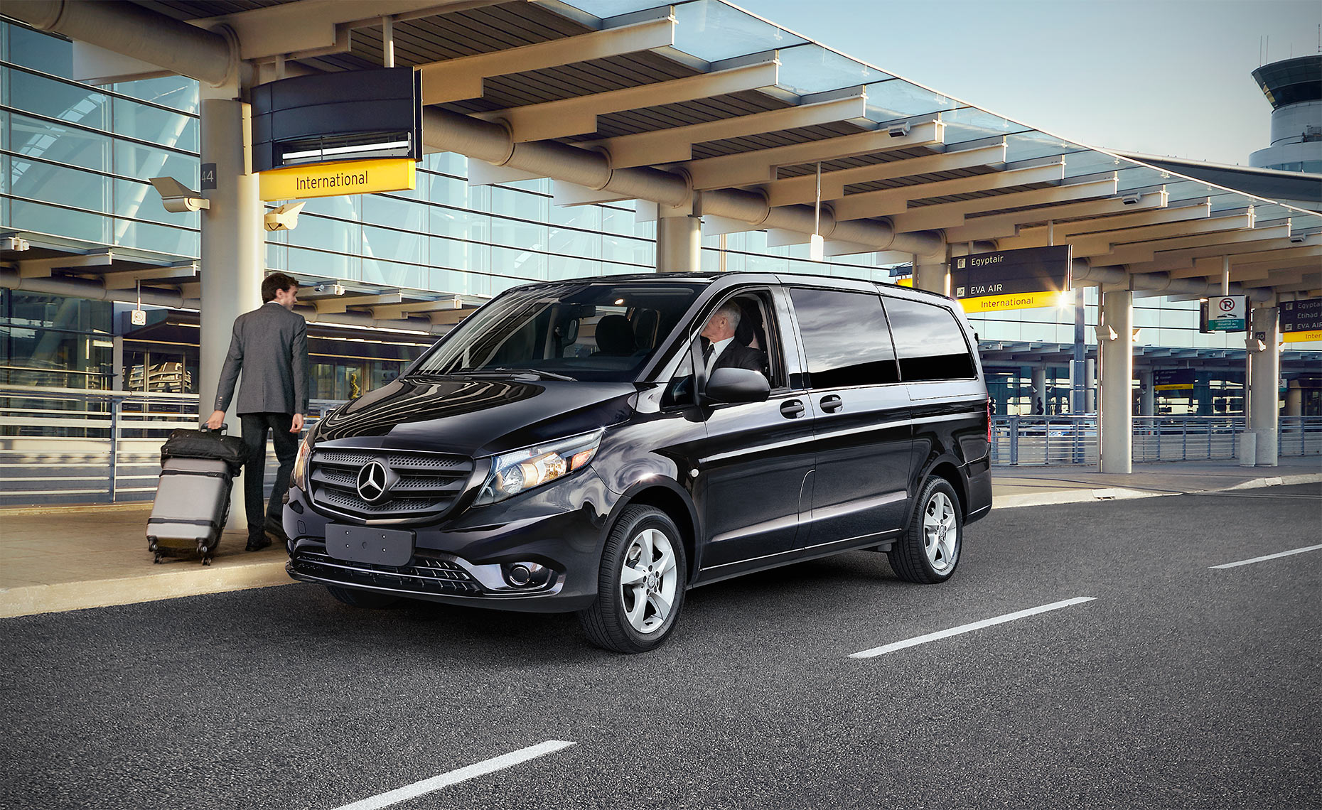 Что такое трансфер. Мерседес metris. Мерседес Вито трансфер. Mercedes Vito/metris VIP. Mercedes Vito Airport transfer.